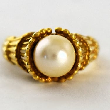 50's 14k gold cultured pearl size 7 bamboo design statement ring, yellow gold white pearl mid-century dimensional solitaire 
