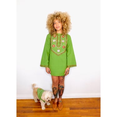 Indian Hand Embroidered Mini // vintage 70s embroidered green dress blouse boho hippie hippy 1970s cotton tunic // S/M 