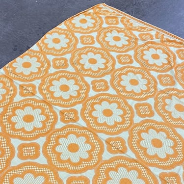 Vintage Bates Bedspread 1970s Retro Size 105x92 Bohemian + Daisy Flower + Checkered Print + Orange and Yellow + Coverlet + Twin Bed Textile 
