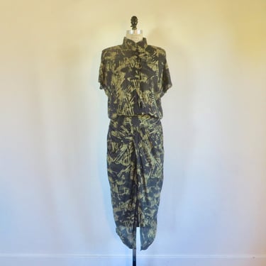 1980's Olive Green and Black Rayon Abstract Print Midi Dress Ruching Sarong Skirt Mandarin Collar  Short Sleeves 1940's Style 30