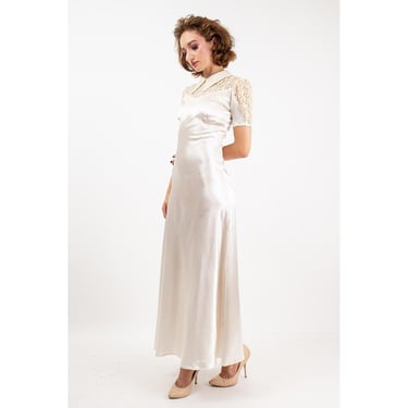 Vintage 1930s bias cut satin lace button back puff sleeve wedding dress / XS 