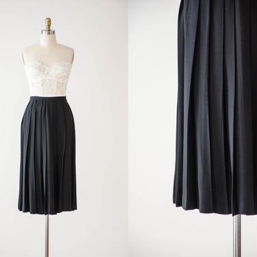 black pleated skirt | 80s 90s vintage dark academia wool style schoolgirl knee length skirt 