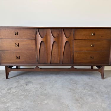 1970s Mid Century Modern Broyhill Brasilia Walnut Credenza Dresser 