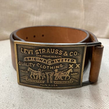 Vintage 70s LEVI'S BELT + BUCKLE / Levi Strauss & Co Denim Patch Stamped Brass Buckle + Fresh Brown Leather Belt / 32 