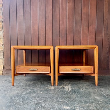 Vintage 1960s Pair Nightstands Endtables Heritage Perennian Collection Mid-Century Geometric Modern 