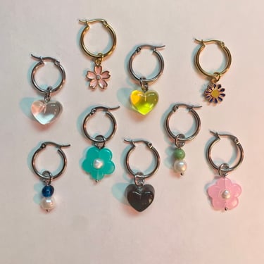 Mismatched charm earrings, mix & match charm earrings, daisy charm, teddy bear charm, heart charm, freshwater pearl earring 