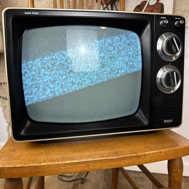 Vintage 1980s RCA Soild State TV 