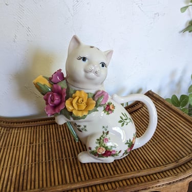 Vintage 1962 Royal Albert Kitten with Flowers Decorative Porcelain Teapot 