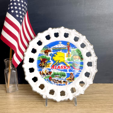 Alaska souvenir state plate - 1960s vintage 