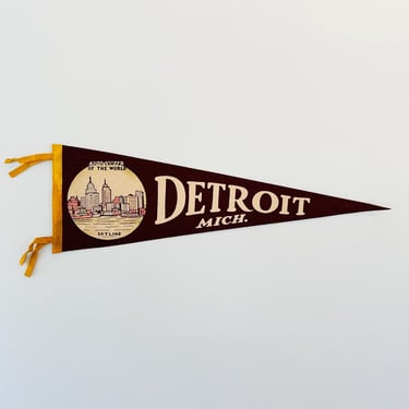 Vintage Detroit Michigan Skyline Souvenir Pennant Autocenter of the World 