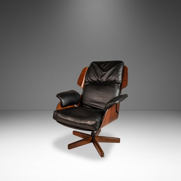 Mid-Century Modern Plycraft Style Bentwood Lounge Chair in Walnut by Kipp Stewart for Drexel Declaration, USA, c. 1960's 