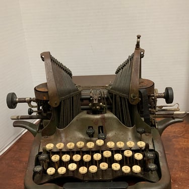 Antique 1917 Oliver #9 Visible Typewriter 