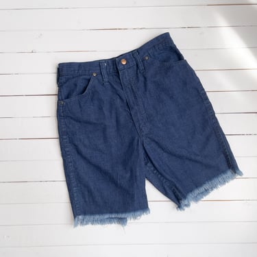 vintage jean shorts, 80s vintage Wrangler frayed cut off shorts, dark wash denim shorts 