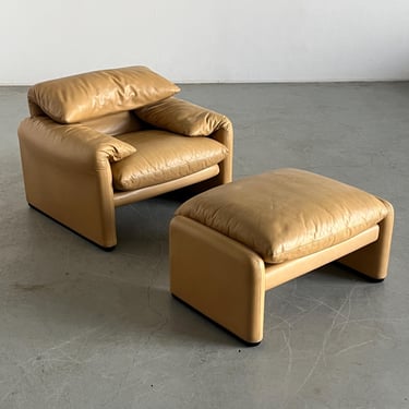 Vintage 'Maralunga' Iconic Seating Set by Vico Magistretti for Cassina, Beige Leather, Armchair and Pouf, 1970s 