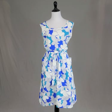 80s White Floral Dress - Big Blue and Gray Flowers - Summer Cotton Blend - BECO Originals - Vintage 1980s - M 