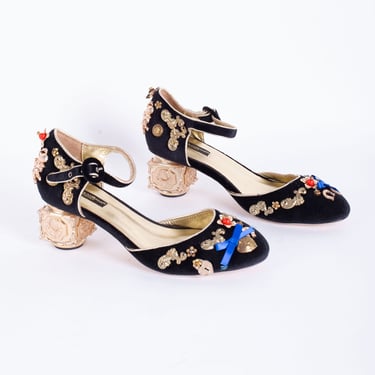 Dolce & Gabbana Y2K Black Velvet Embellished Mary Jane Shoes with Gold Charms sz 39 Hearts Bow Cherub Block Heels Pumps 