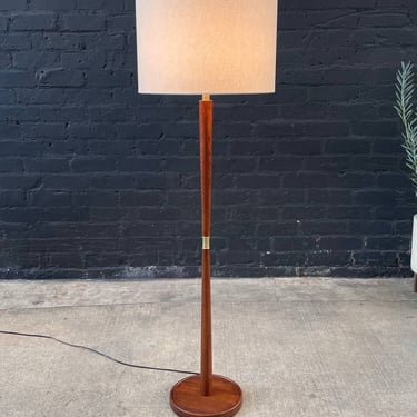 Mid-Century Modern Sculpted Floor Lamp with Brass Accent, c.1960’s 