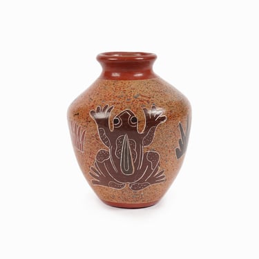 Nicaraguan Ceramic Vase Small Size Pottery Etched Frog Vintage 