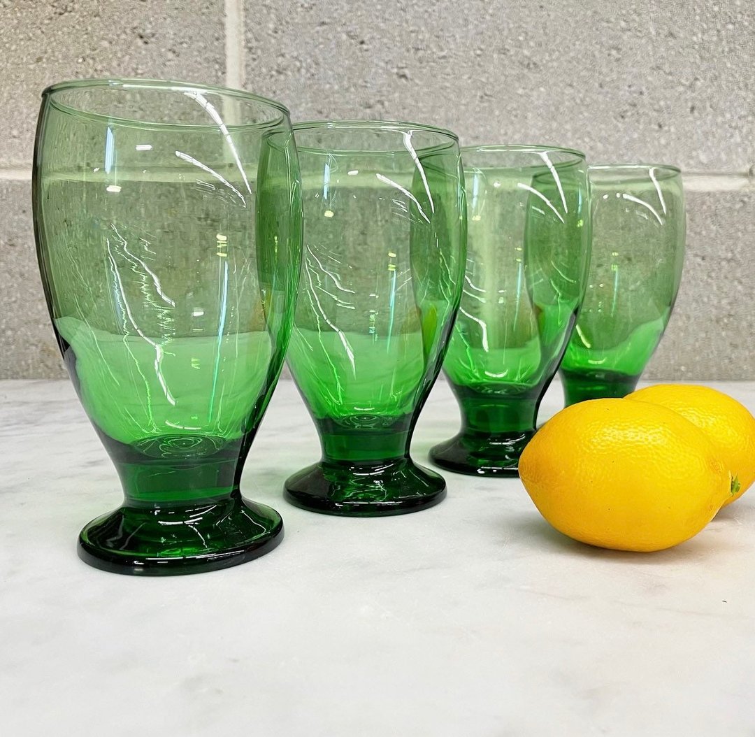 Vintage 2 Swirl Glass Drinking Glasses,12 Oz Avocado Green and Blue Water  Glasses,made by Anchor Hocking 