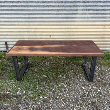 Savia Table - Walnut