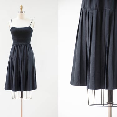 black pleated skirt | 80s 90s vintage dark academia schoolgirl style short black mini tennis skirt 
