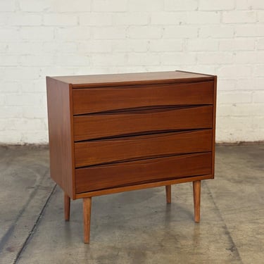 Arne Vodder Style Chest of Drawers 