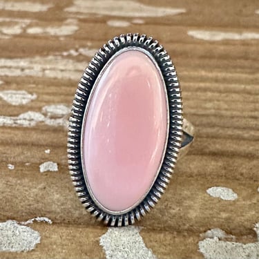 BEACH LOVE Pink Conch Shell and Sterling Silver Oval Ring | Navajo Native American Southwestern Jewelry | 6 1/4, Slightly Adjustable 