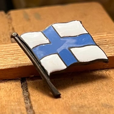 Vintage Enamled Finland Flag Pin 