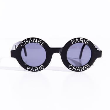 CHANEL 90s ICONIC Black + White 