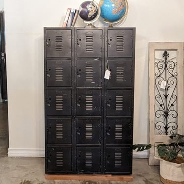 15 Door Vintage Black Lockers
