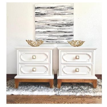 A Pair of White Thomasville End Tables/Nightstands/Bedside Tables 