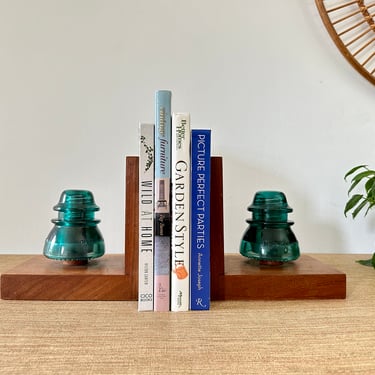 Vintage Wood Bookends With Blue Hemingray 42 Insulators 