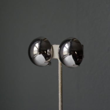 vintage jewelry | vintage earrings | statement earrings | mirror surface round earrings | Coro earrings 