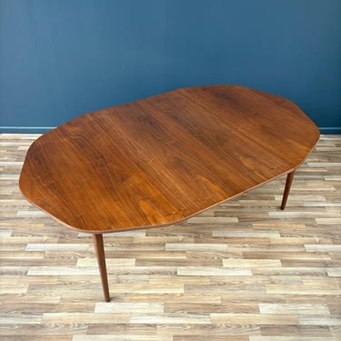 Mid-Century Modern Expanding Octagonal Walnut Dining Table, c.1950’s 