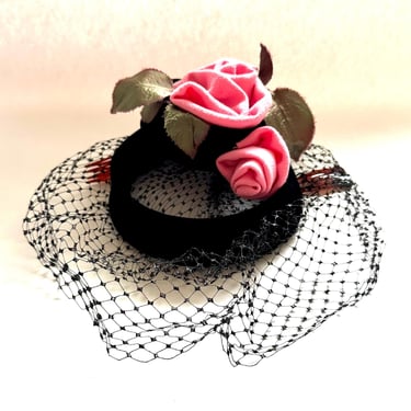 1950s Black Velvet Fascinator Hat Sculpted Midcentury Modern  display picture 2