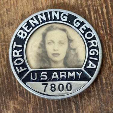 WW2  U.S. Army Female Employee Badge from Fort Benning Georgia - Rare 1940s Military Photo ID - Pinback - #7800 - American History 