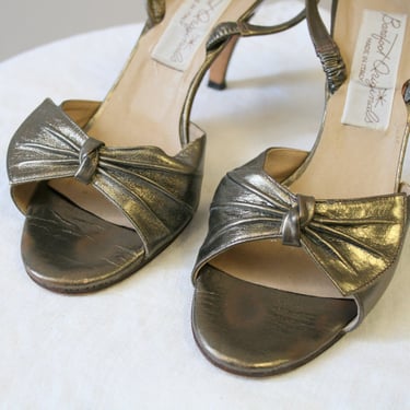 1960s Dark Metallic Gold Bow Barefoot Originals Slingback Heels, Size 7N 