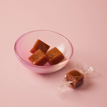 Le Bon Garcon Bitten Peach Caramels Gift Box - Peach