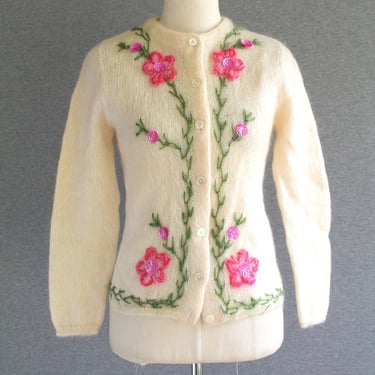 Mohair - 1950-60s - Cardigan - Spring Sweater - Sequins - Pink / Green - Floral - by Jane Irwill - Estimated size XS 