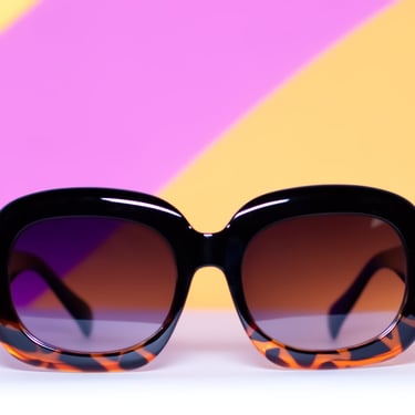 Retro Mod Black Tortoise Frame Sunglasses | Vintage 60s Inspired 