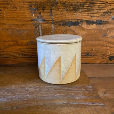 Butter Crock - White and Pink Triangle Pattern 