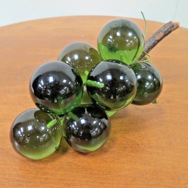 Vintage Mid Century Lucite Acrylic Green Grapes Cluster 