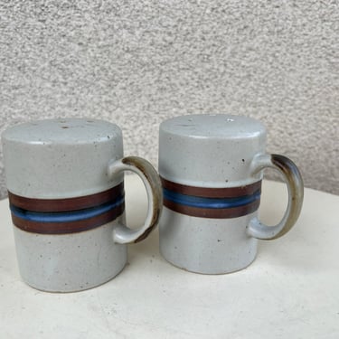 Vintage MCM salt & pepper shakers with handle ceramic Horizon Otagiri Made in Japan 
