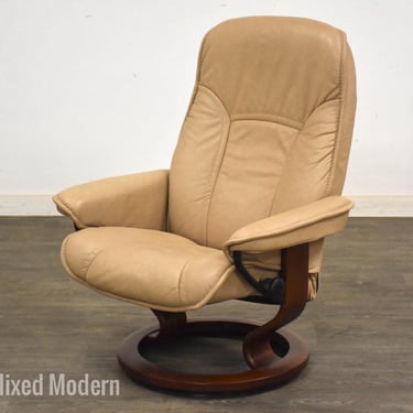 Tan Leather Ekornes Stressless Recliner Lounge 