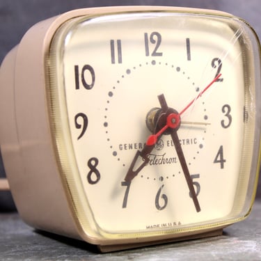 Mid-Century GE Alarm Clock | Vintage Beige 