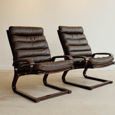 Pair of Mid-Century Danish Modern Thams Leather Lounge Chairs 