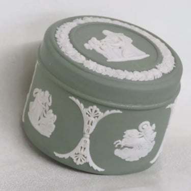 Wedgwood Green Jasperware Cupid Trinket Vanity Dish Jewelry Box with Lid 3885B