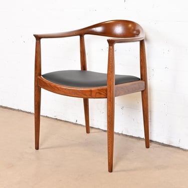 Hans Wegner for Johannes Hansen “The Chair” Oak and Leather Round Chair, Newly Restored