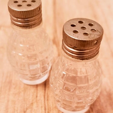 Antique Miniature Salt and Pepper Shaker Set Small Clear cut glass Shakers vintage kitchenware 