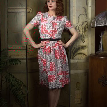 1930s Dress - Striking Homemade Late 30s Sturdy Cotton Puff Sleeve Day Dress in Red, Grey, Black and White Foliage Print 